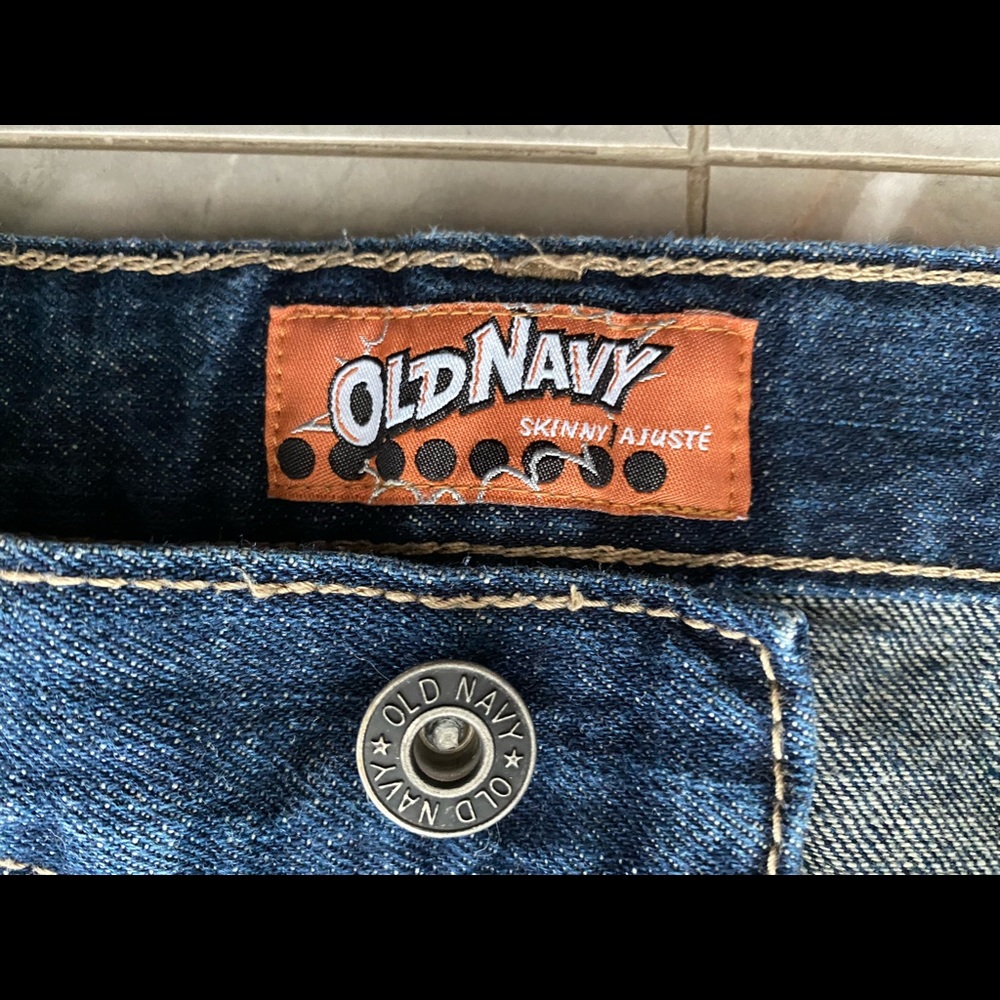 Old Navy boy’s Skinny jeans - Picture 3 of 5